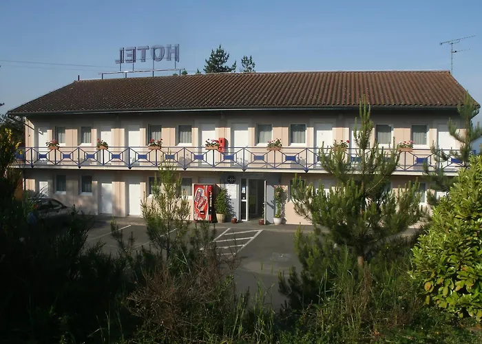 Riv\'Hotel